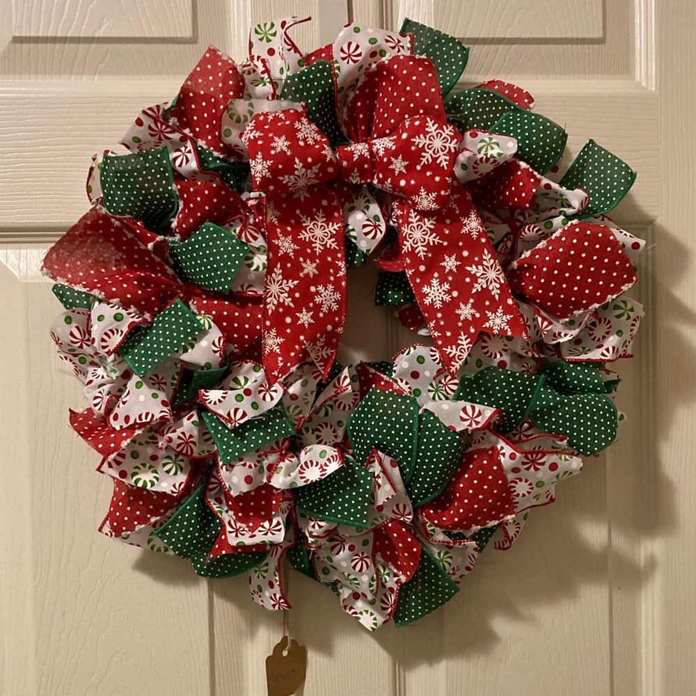 HANDMADE CHRISTMAS RIBBON WREATH RED GREEN WHITE POLKA DOTS NWT